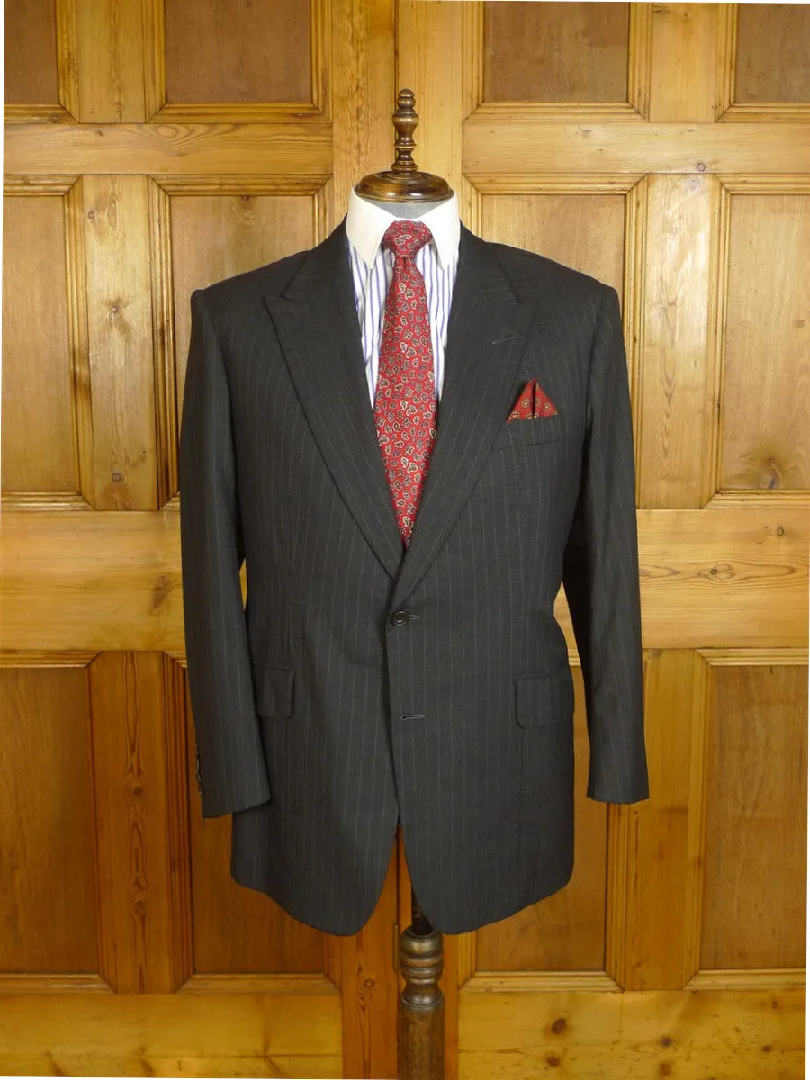 24/0886 immaculate kilgour french stanbury 2002 savile row bespoke grey pin-stripe worsted suit w/ hanger 45-46 regular