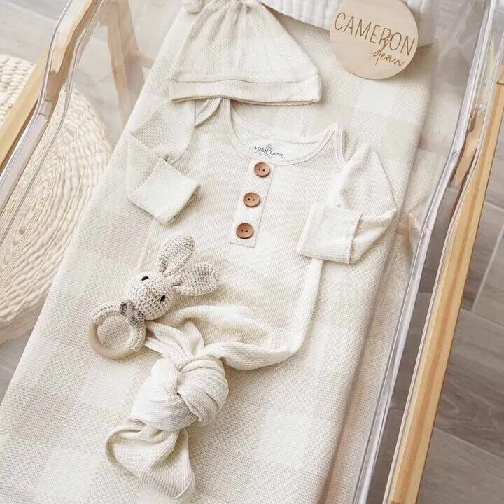 Big Check Waffle Bamboo Newborn Baby Knot Gown & Hat Set | Sand