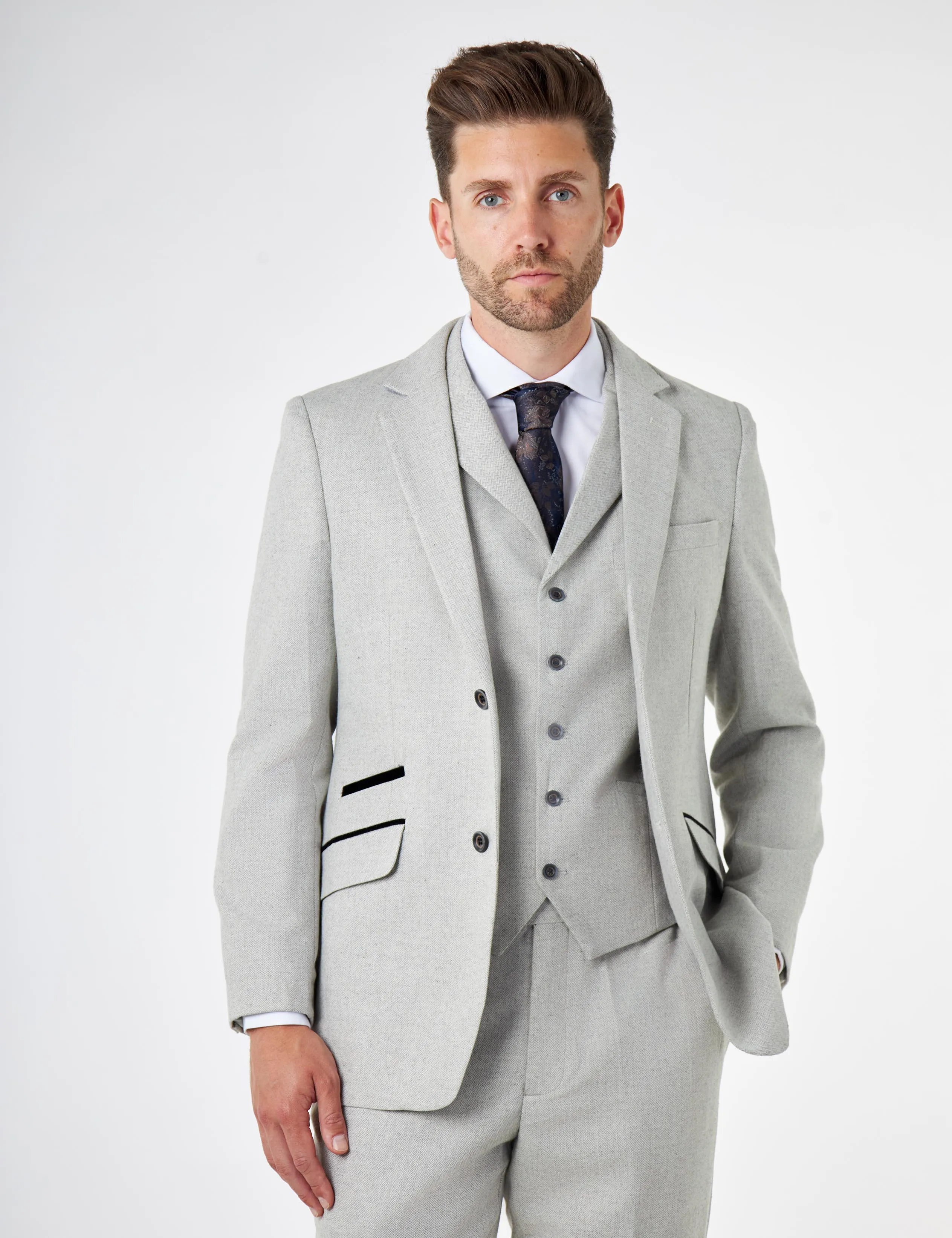 CALIX – Herringbone Tweed Tailored 3 Piece Suit in Grey