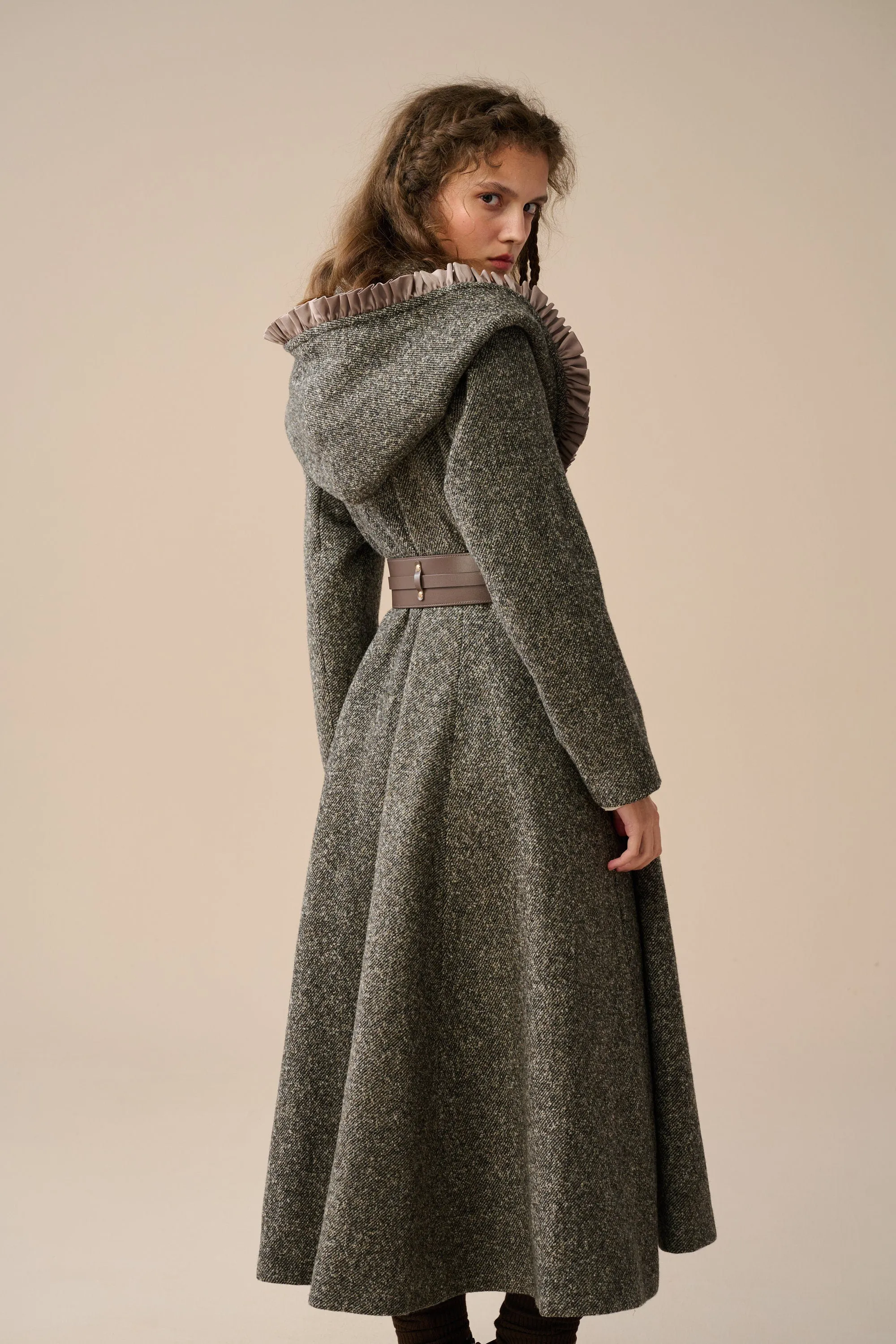 Kristin 19 | Double-breasted hooded wool coat