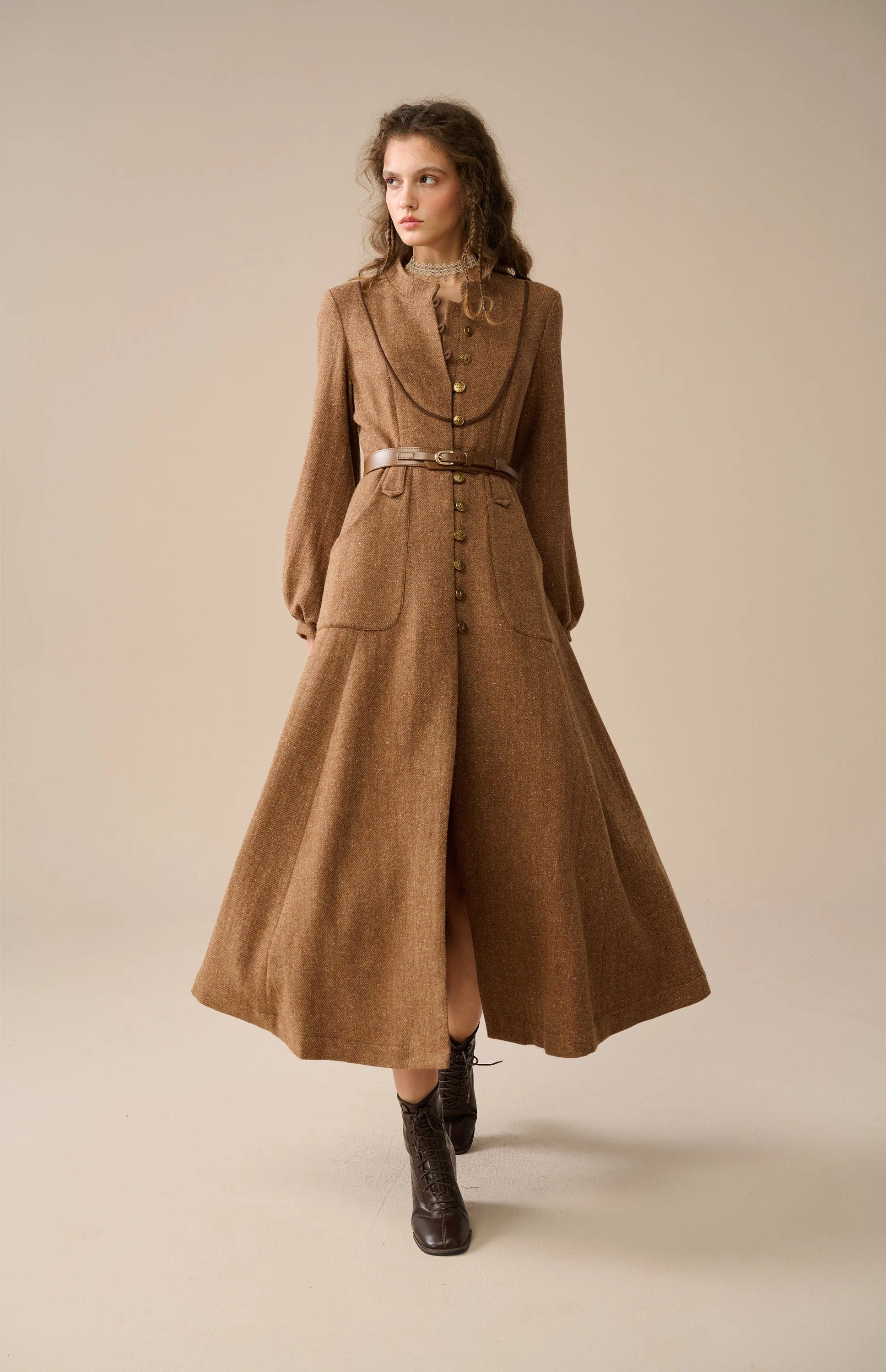 Margaret 25|100% wool buttoned down coat