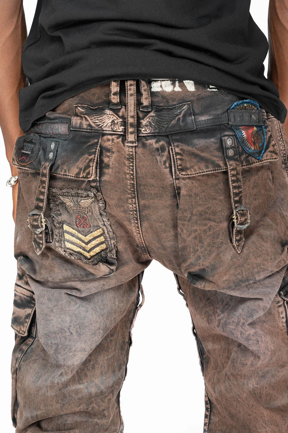 MENS MILITARY STYLE CARGO PANTS IN WOOD BROWN THUNDER WASH WITH PATCH