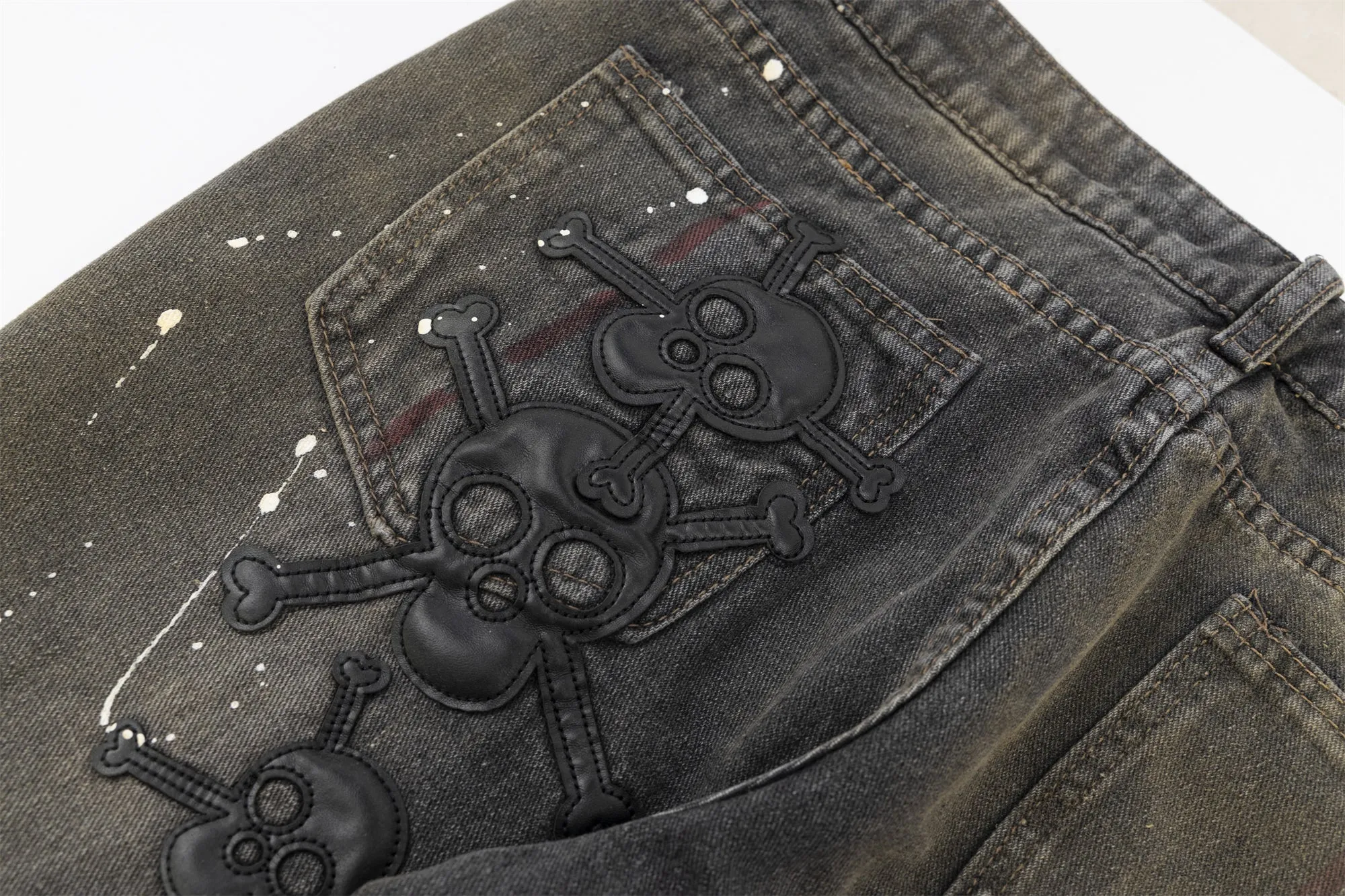 Skull Graffiti |  Patterned Vintage Streetstyle Jeans