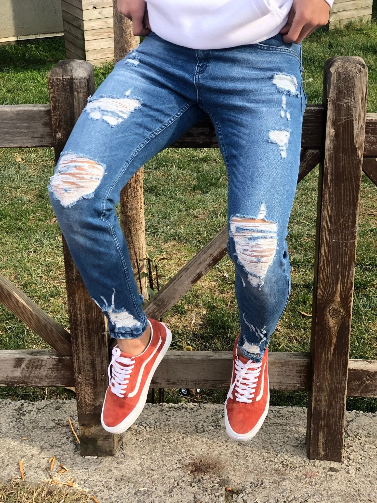 Sneakerjeans - Blue Skinny Ripped Jeans B82