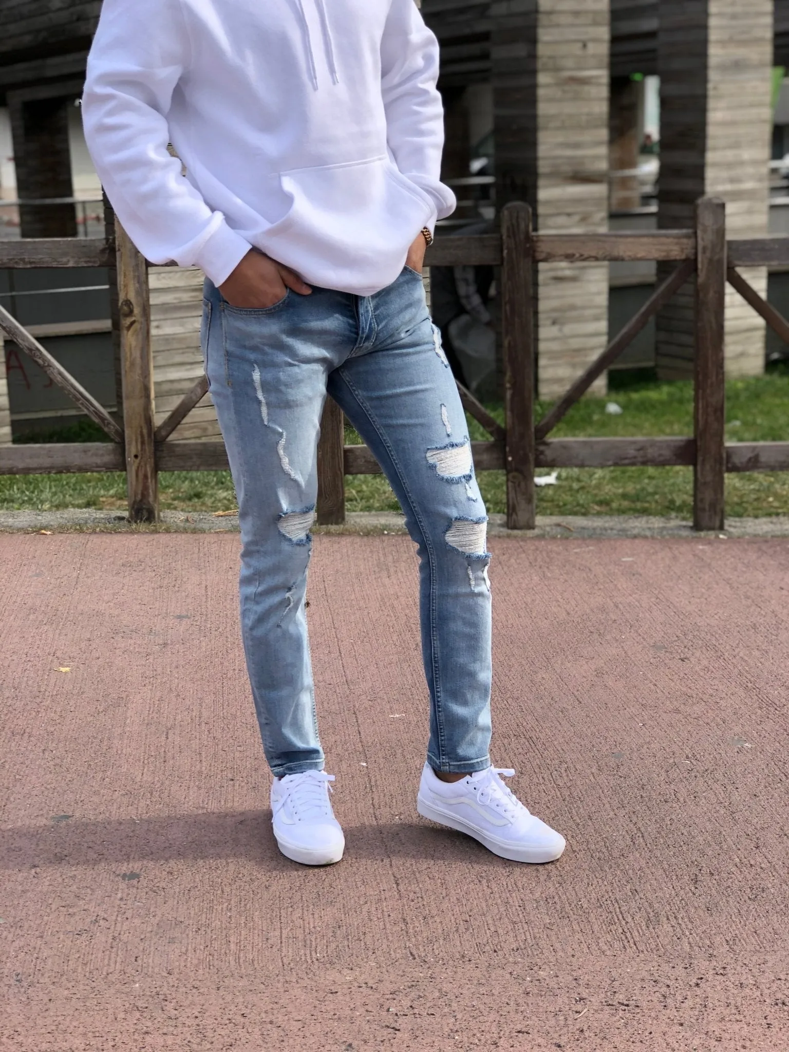 Sneakerjeans - Blue Washed Ripped Ultra Skinny Jeans B329